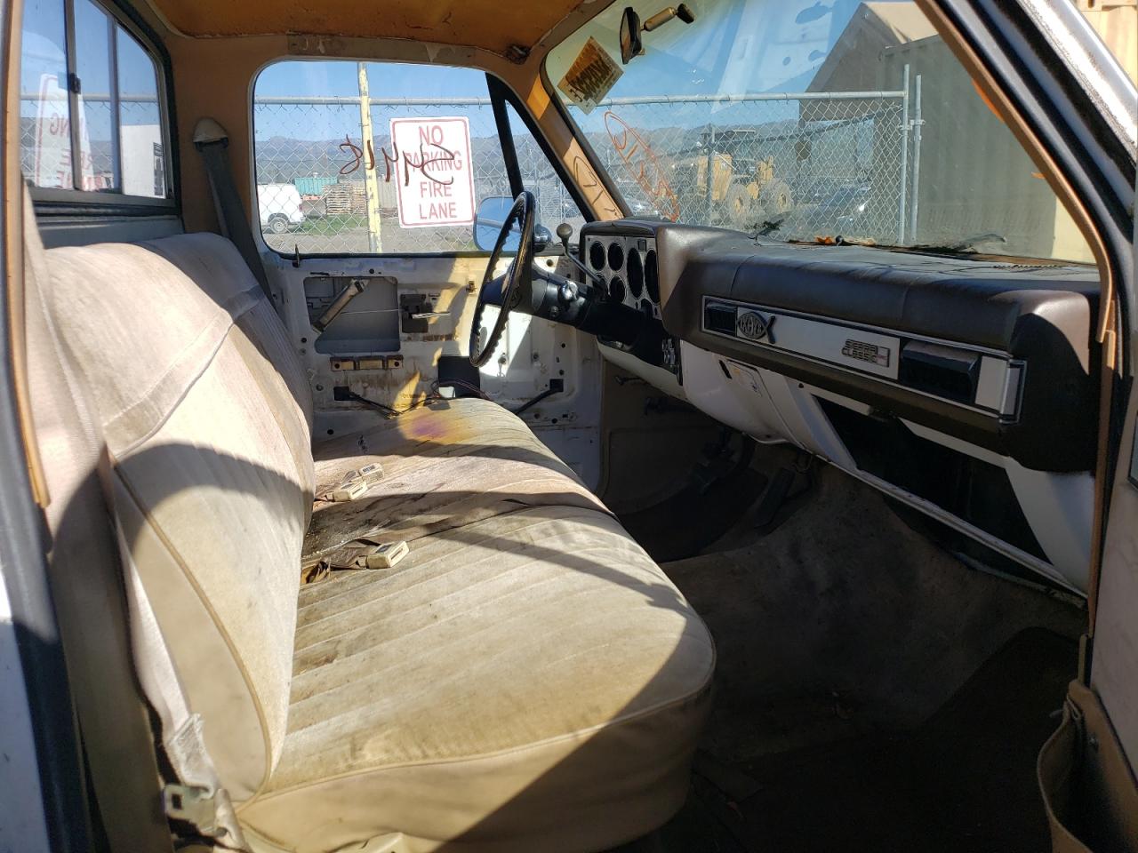 Photo 5 from auction – 1982 GMC C1500 with VIN 1GTEC14CXCS506595