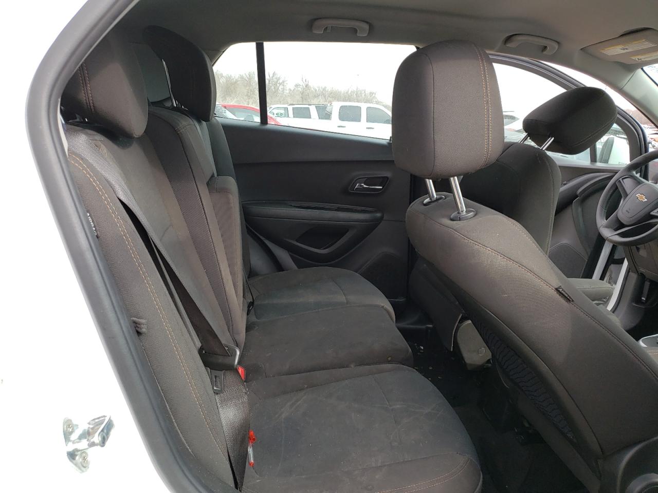 Photo 6 from auction – 2020 CHEVROLET TRAX LS with VIN KL7CJKSB3LB063880