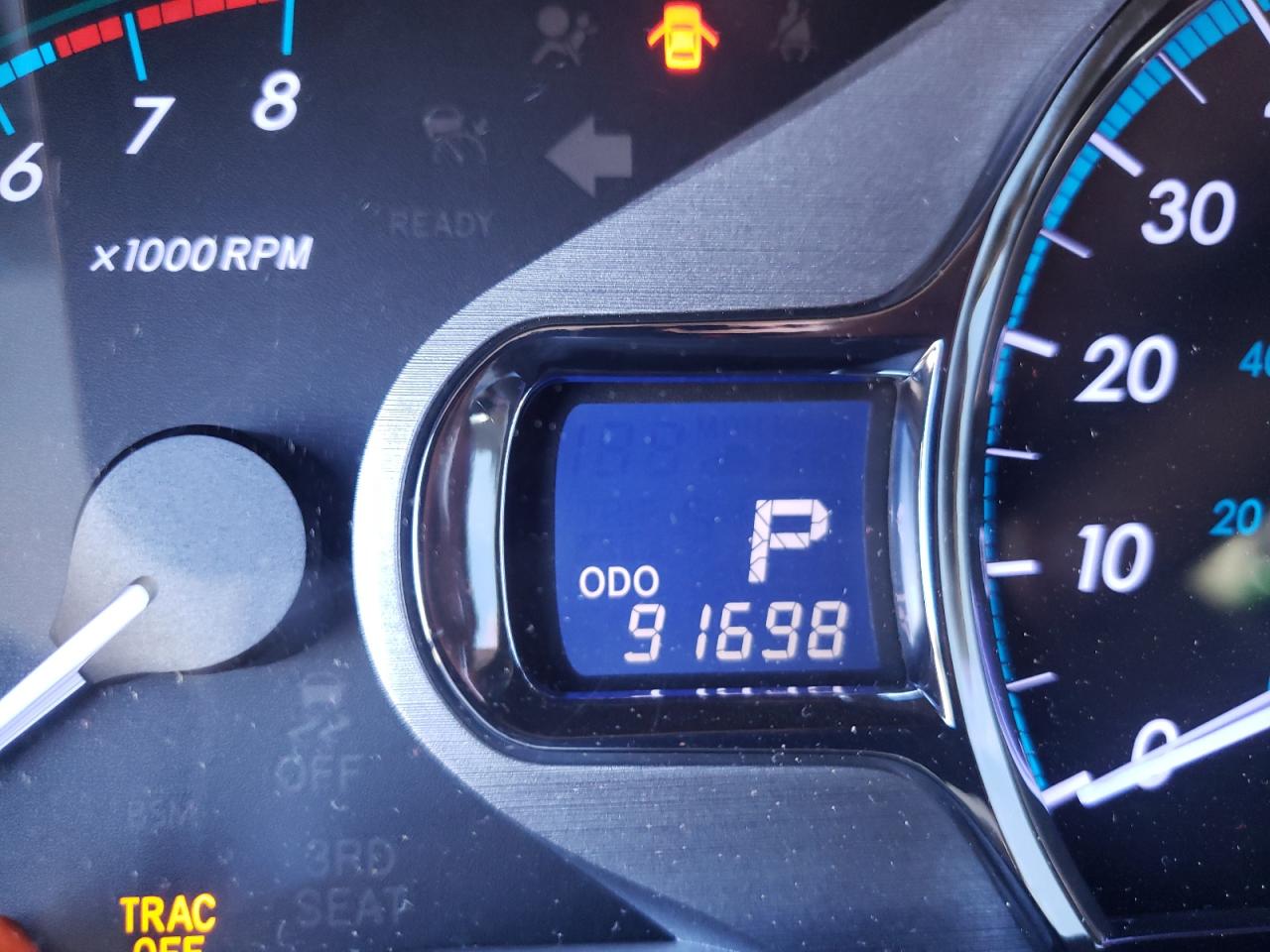 Photo 8 from auction – 2014 TOYOTA SIENNA XLE with VIN 5TDYK3DCXES460984