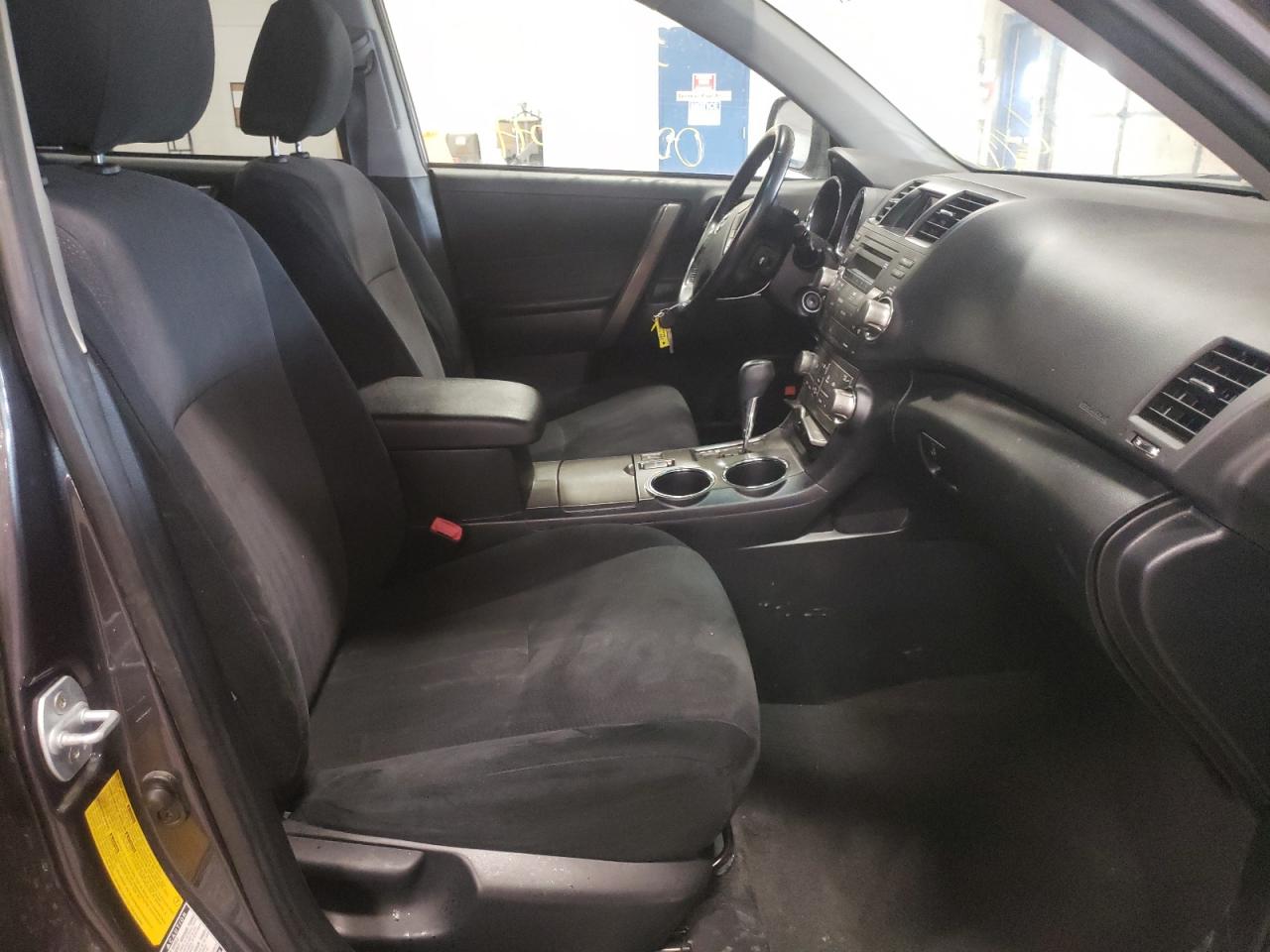 Photo 5 from auction – 2009 TOYOTA HIGHLANDER with VIN JTEES43A592120059