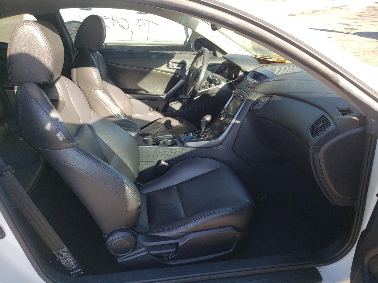 Photo 5 from auction – 2011 HYUNDAI GENESIS CO with VIN KMHHT6KD8BU042887