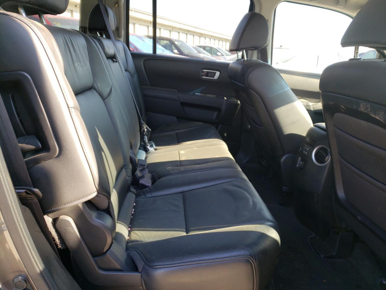 Photo 6 from auction – 2011 HONDA PILOT EXL with VIN 5FNYF3H52BB031094