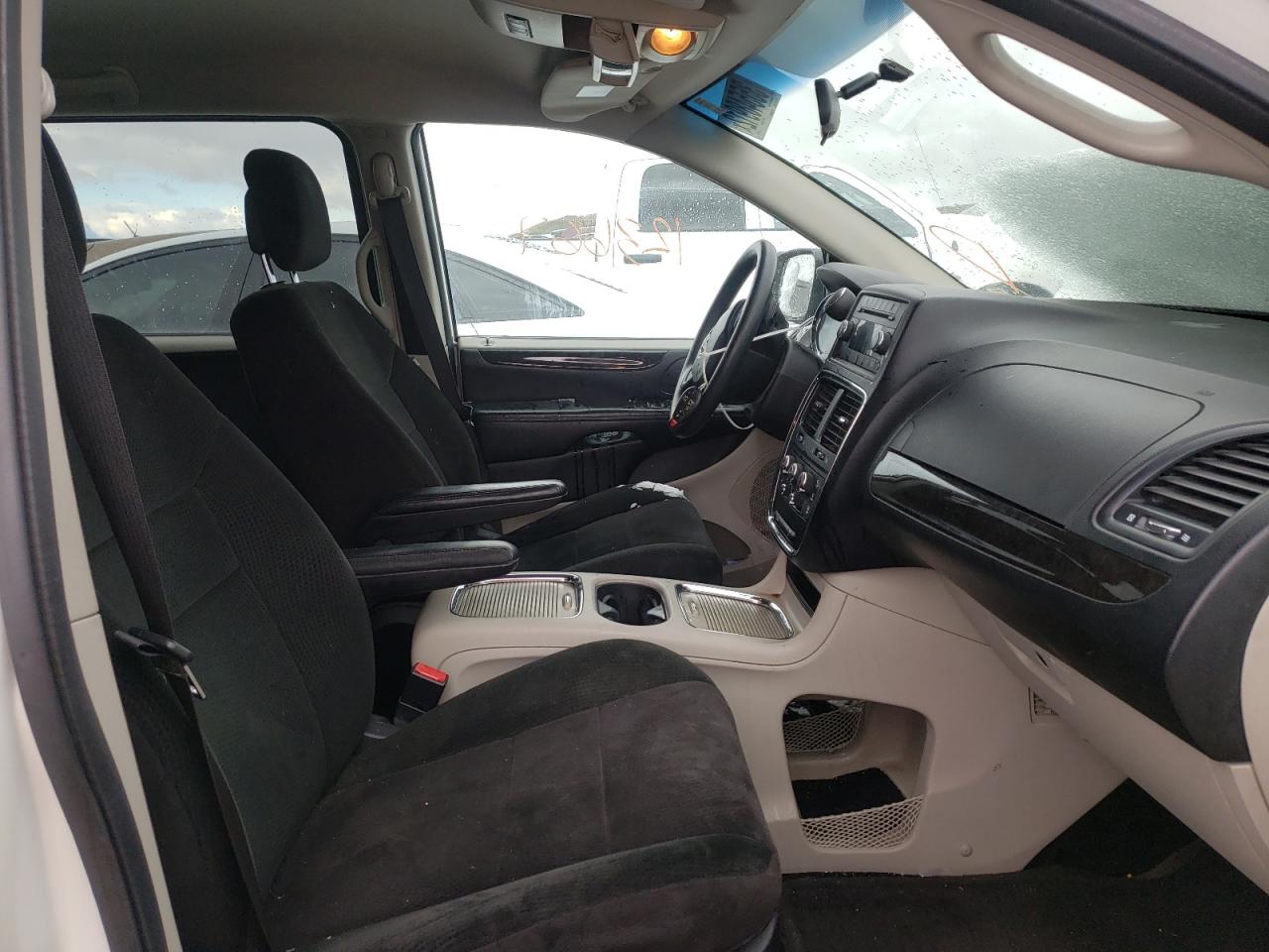 Photo 5 from auction – 2012 DODGE GRAND CARA with VIN 2C4RDGCG3CR129440