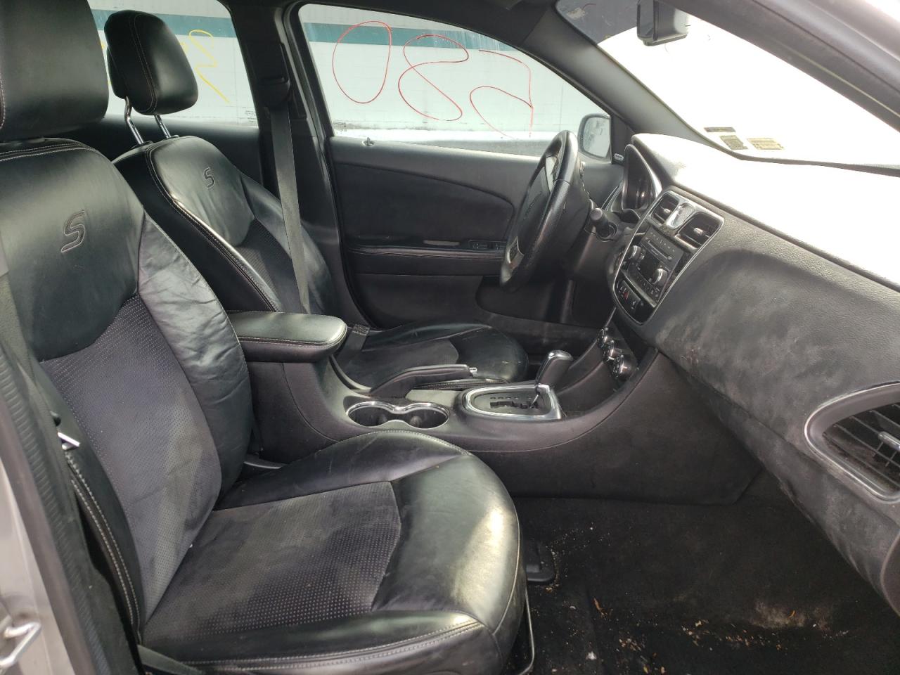 Photo 5 from auction – 2014 CHRYSLER 200 LIMITE with VIN 1C3CCBCGXEN164105