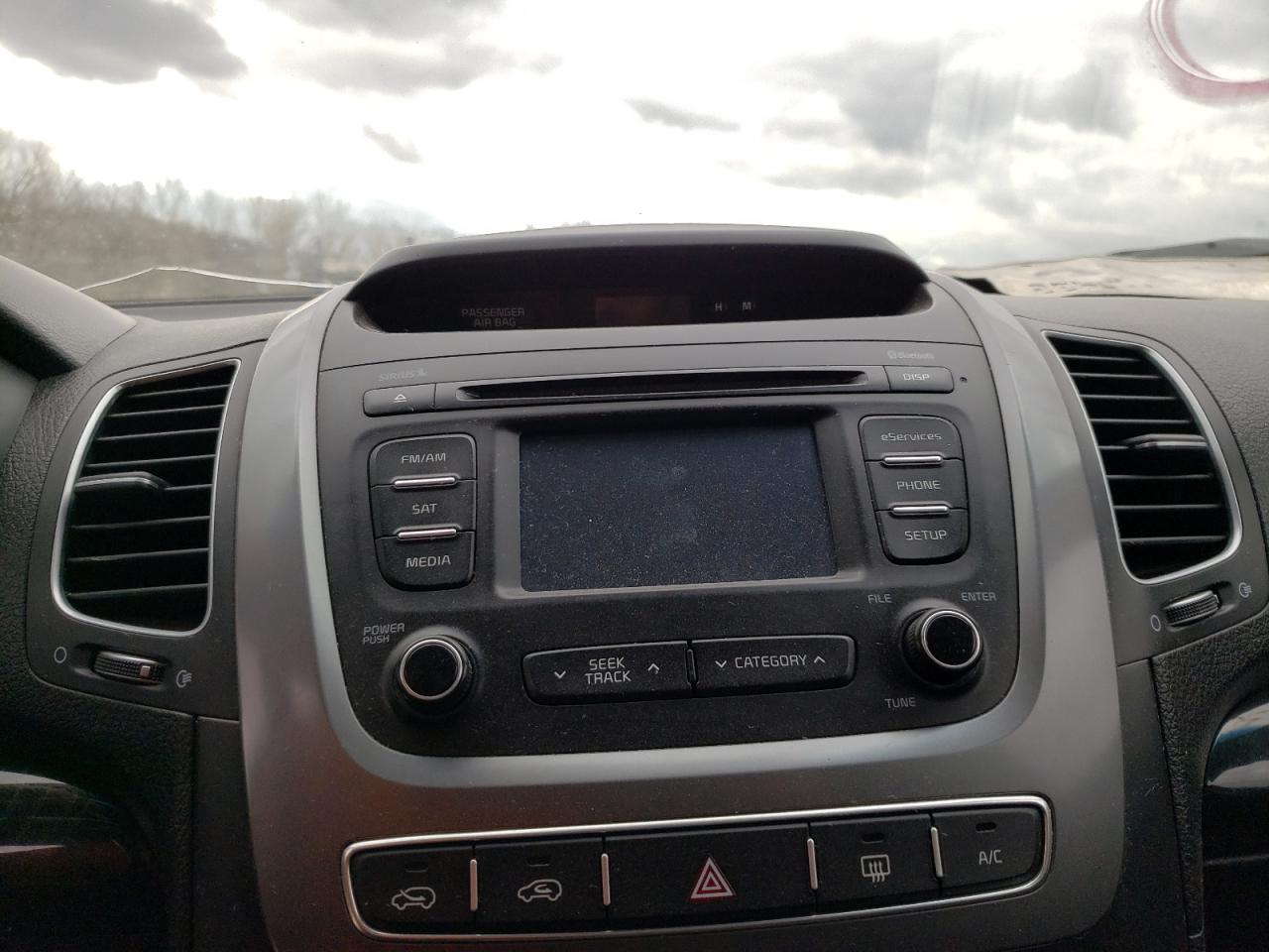Photo 9 from auction – 2014 KIA SORENTO LX with VIN 5XYKTCA61EG505857