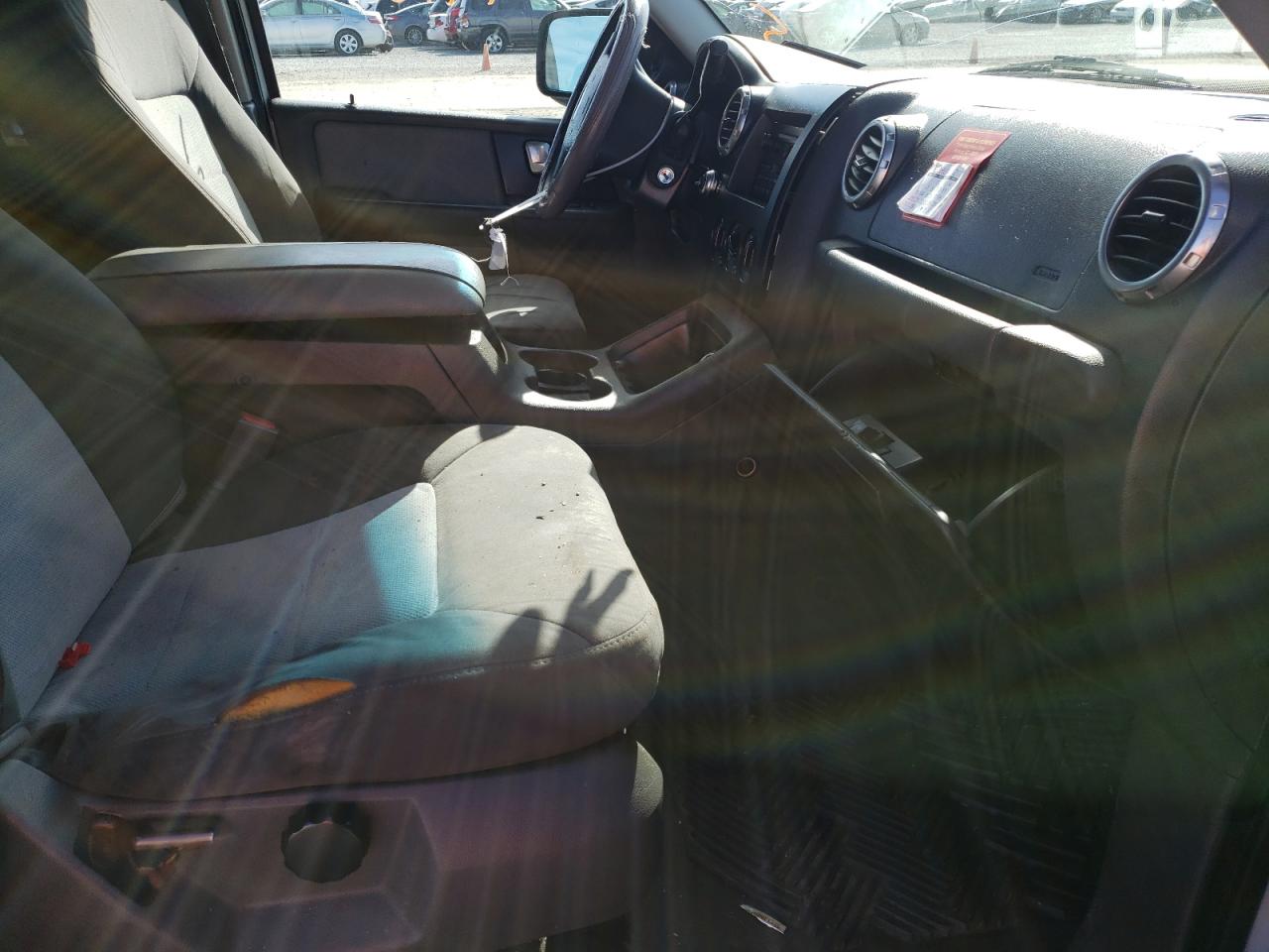Photo 5 from auction – 2003 FORD EXPEDITION with VIN 1FMRU15W83LC18006