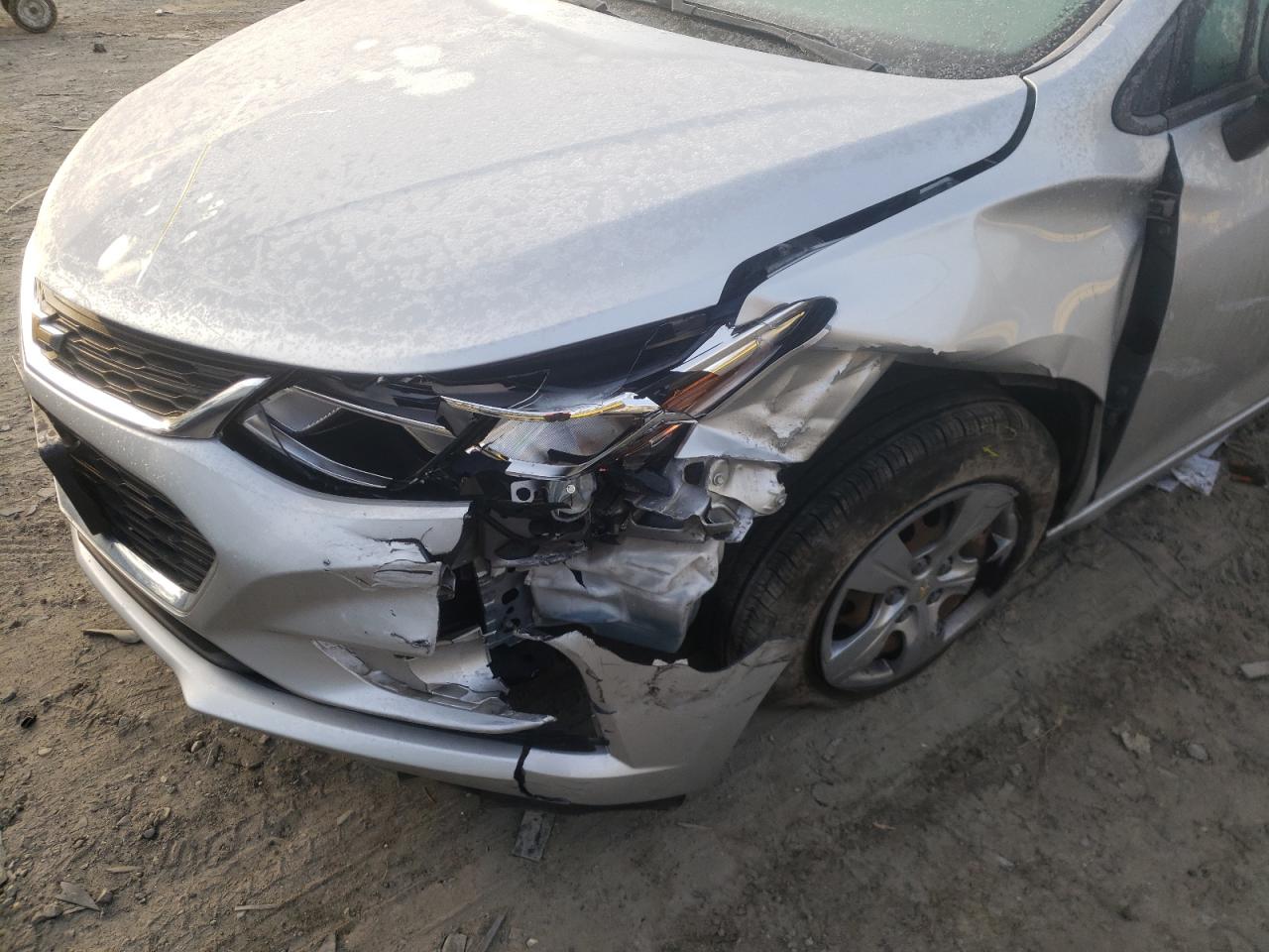 Photo 9 from auction – 2017 CHEVROLET CRUZE LS with VIN 1G1BC5SM8H7184032