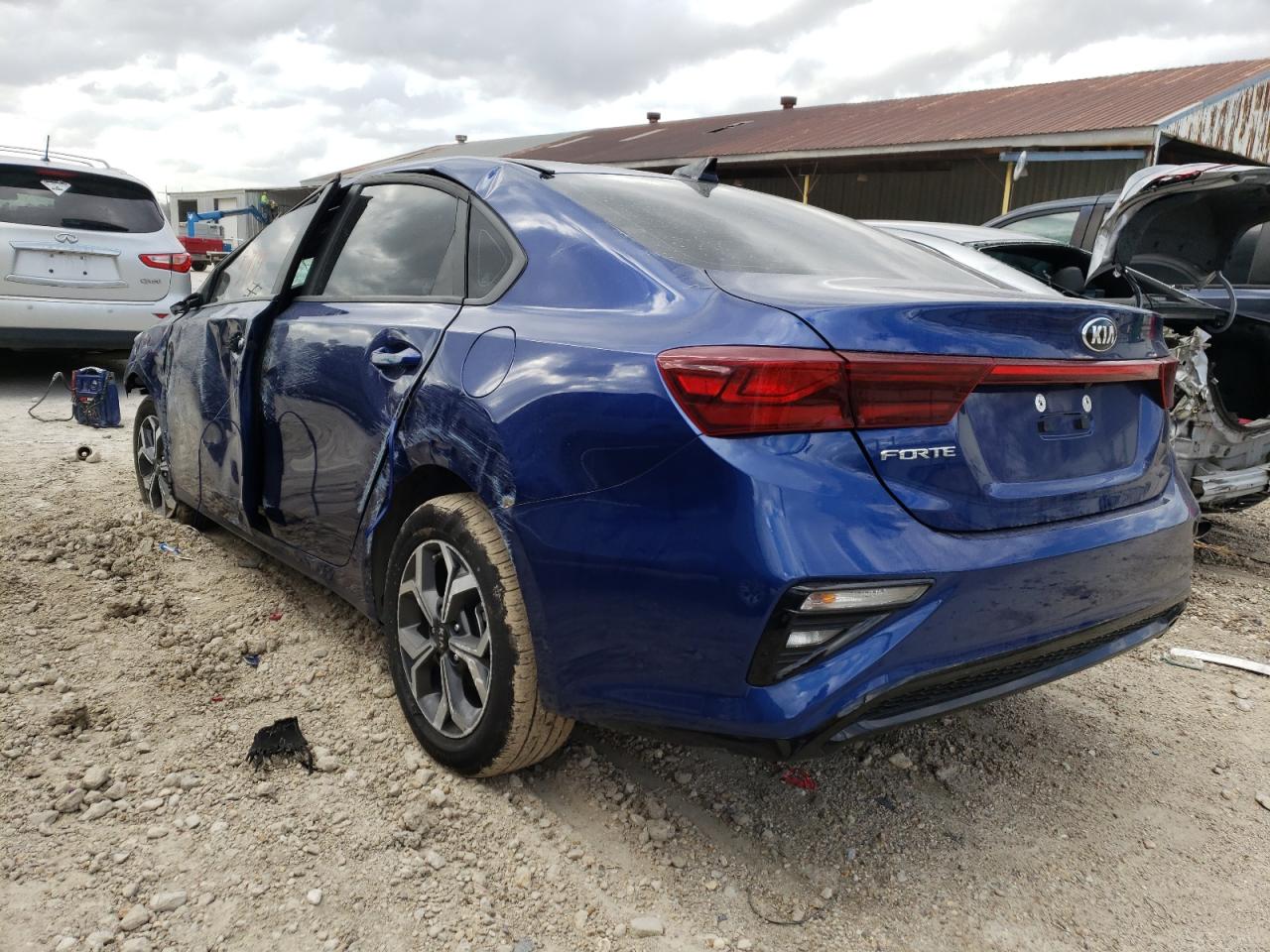 Photo 3 from auction – 2021 KIA FORTE FE with VIN 3KPF24AD4ME413291