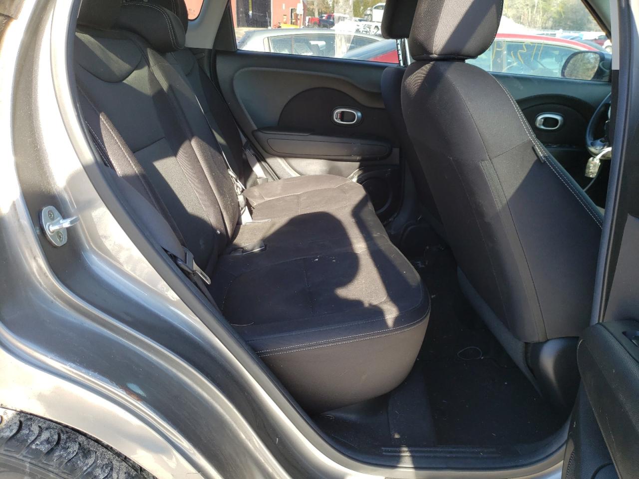 Photo 6 from auction – 2016 KIA SOUL with VIN KNDJN2A20G7371114