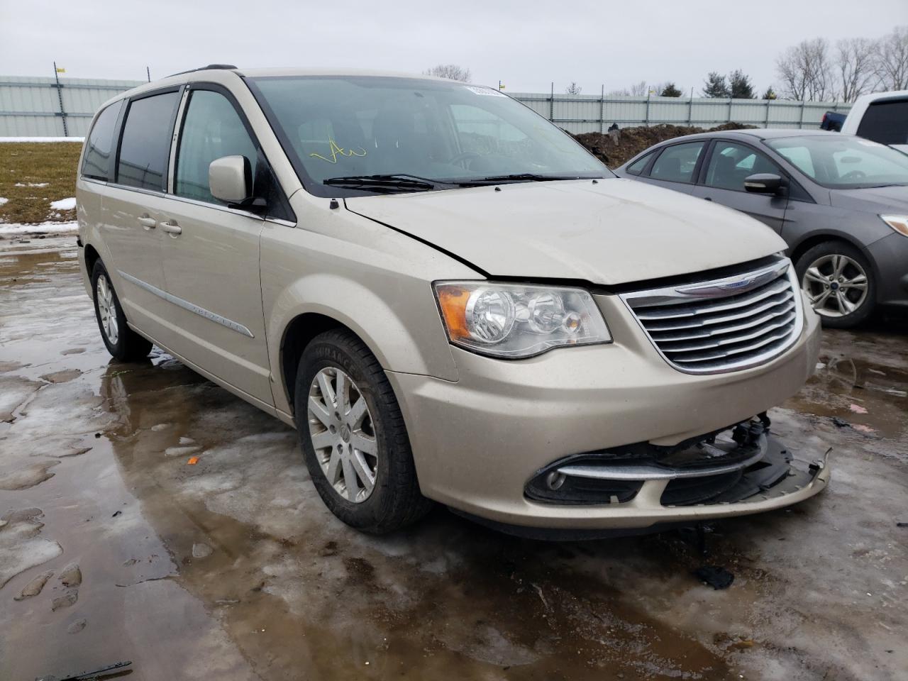 Photo 1 from auction – 2014 CHRYSLER TOWN & COU with VIN 2C4RC1BG4ER256377