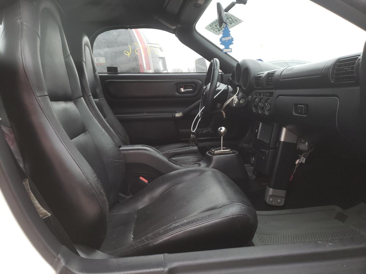Photo 5 from auction – 2002 TOYOTA MR2 SPYDER with VIN JTDFR320120046132