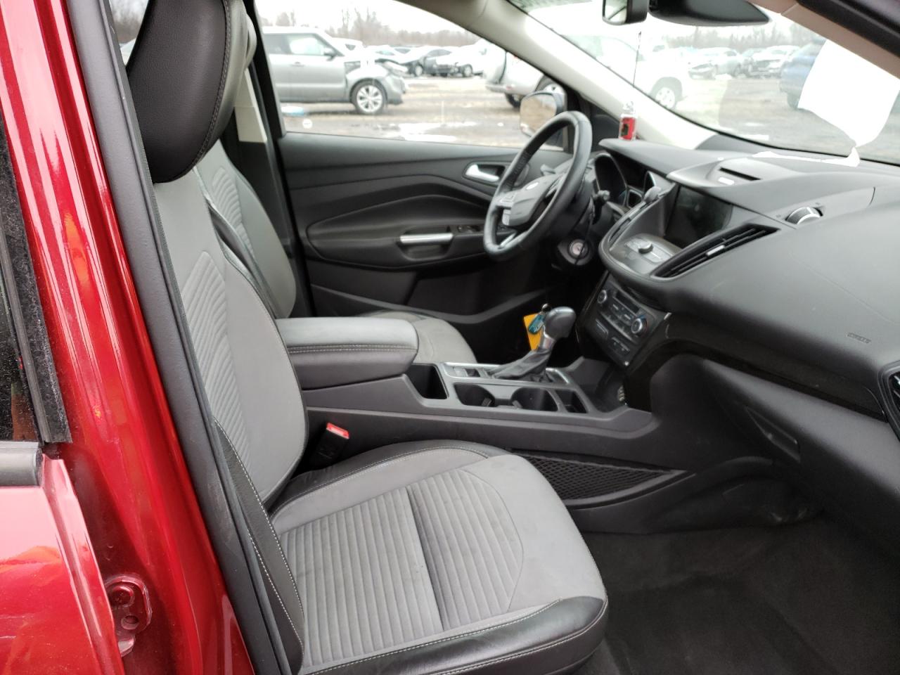 Photo 5 from auction – 2018 FORD ESCAPE SE with VIN 1FMCU9GD1JUA34081