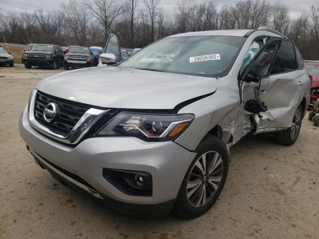 Photo 2 from auction – 2017 NISSAN PATHFINDER with VIN 5N1DR2MM3HC688646