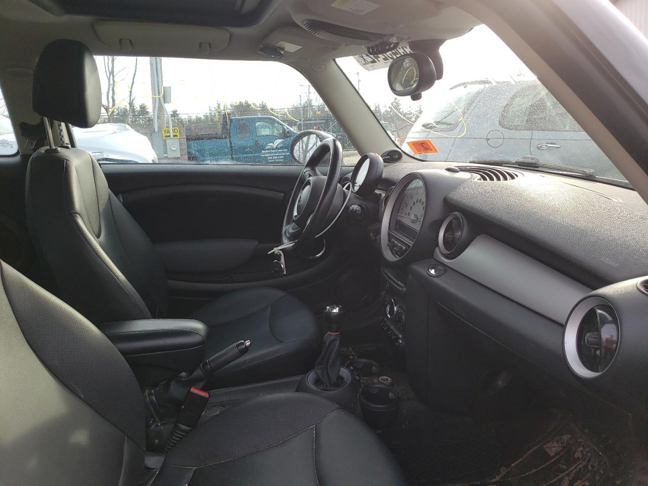 Photo 5 from auction – 2011 MINI COOPER CLU with VIN WMWZF3C58BTX82335