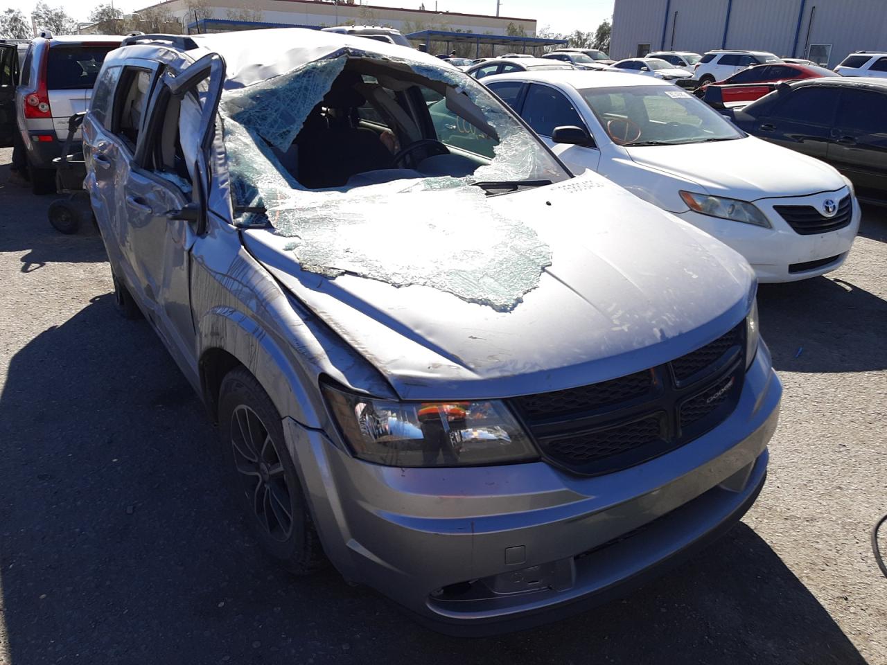 DODGE JOURNEY SE 2018 with VIN 3C4PDCAB9JT498983 - Photo from auction
