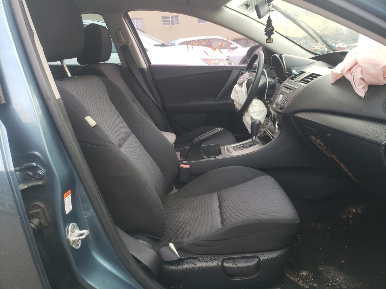 Photo 5 from auction – 2010 MAZDA 3 I with VIN JM1BL1SG9A1166612