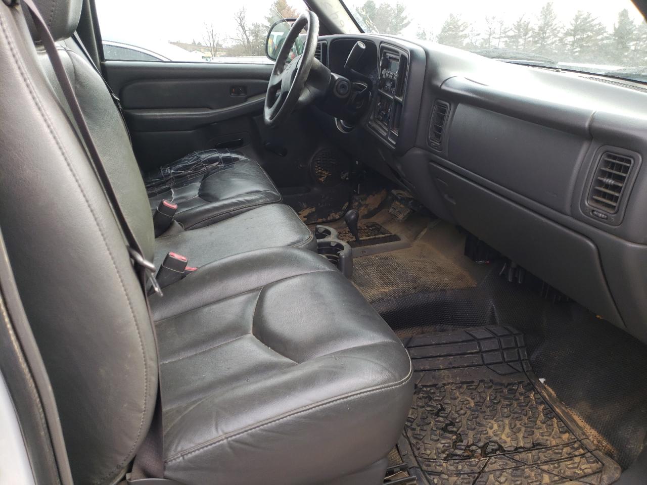 Photo 5 from auction – 2005 CHEVROLET SILVERADO with VIN 2GCEK19BX51366196