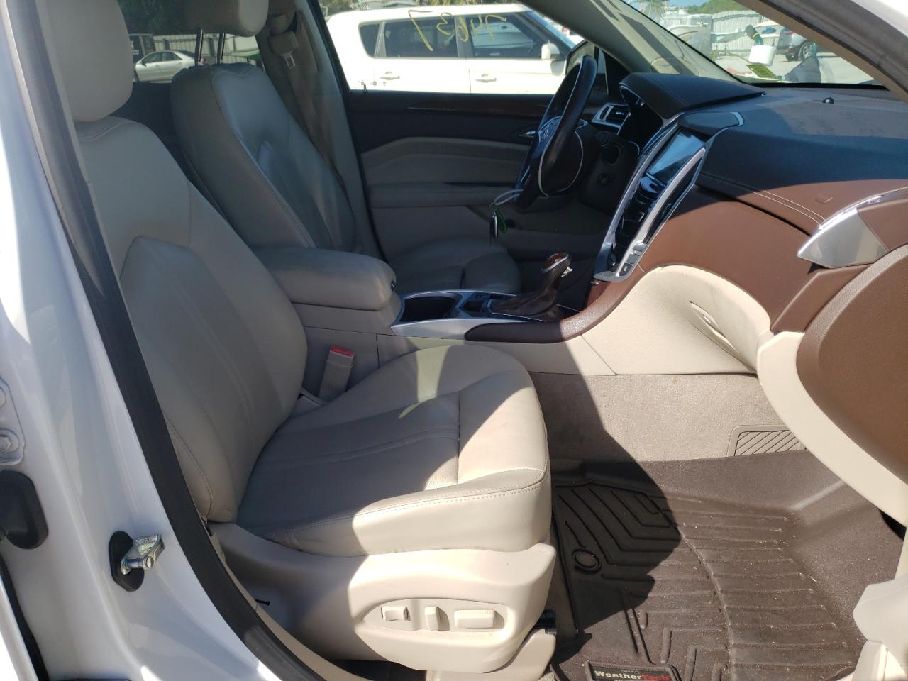 Photo 5 from auction – 2016 CADILLAC SRX PREMIU with VIN 3GYFNDE39GS576592