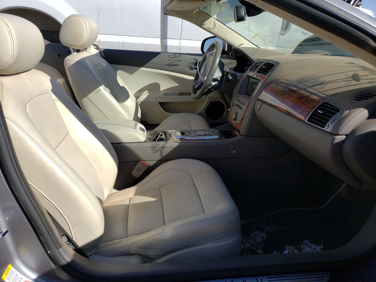 Photo 5 from auction – 2011 JAGUAR XKR with VIN SAJWA4EC4BMB41798
