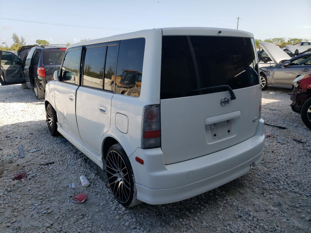 Photo 3 from auction – 2006 SCION XB with VIN JTLKT324064082349