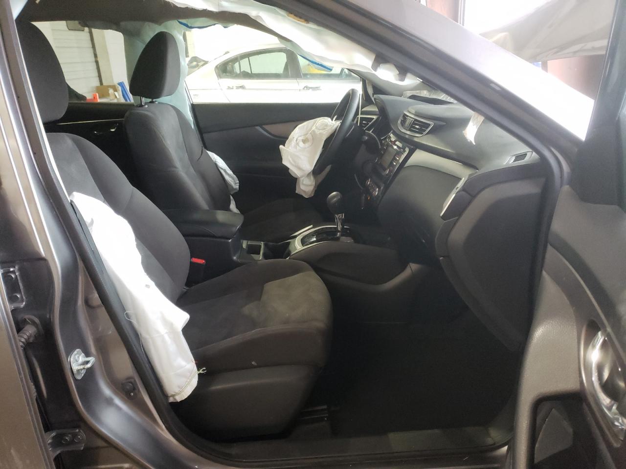 Photo 5 from auction – 2016 NISSAN ROGUE S with VIN KNMAT2MT8GP689279