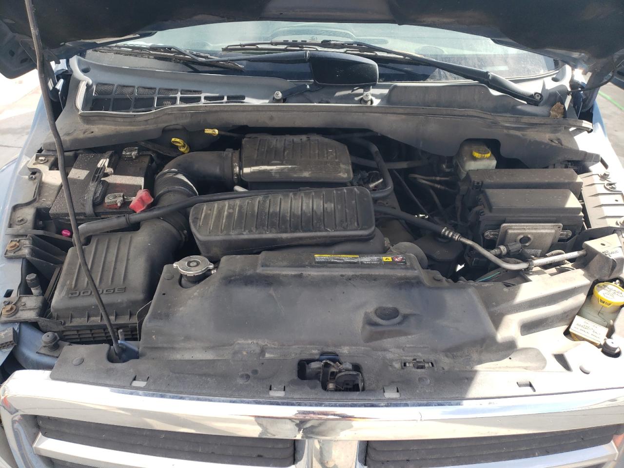 Photo 7 from auction – 2005 DODGE DURANGO SL with VIN 1D4HB48N85F542295