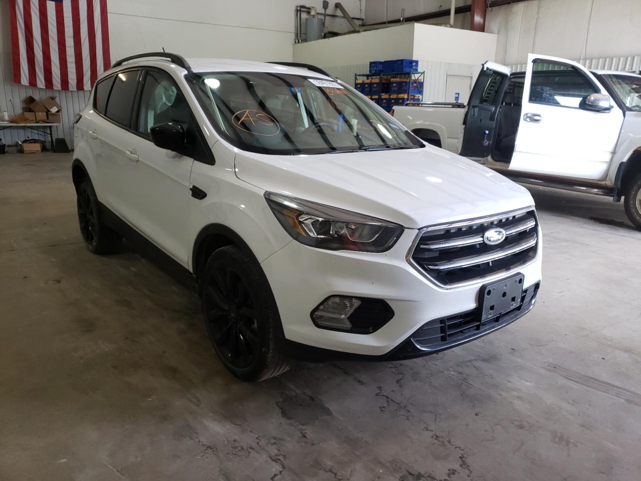 FORD ESCAPE SE 2018 with VIN 1FMCU0GD8JUB42404 - Photo from auction