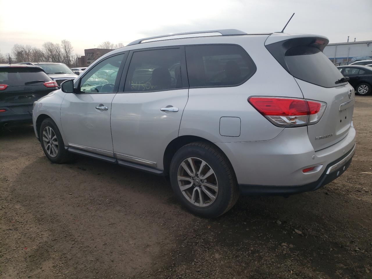 Photo 3 from auction – 2015 NISSAN PATHFINDER with VIN 5N1AR2MM2FC624789