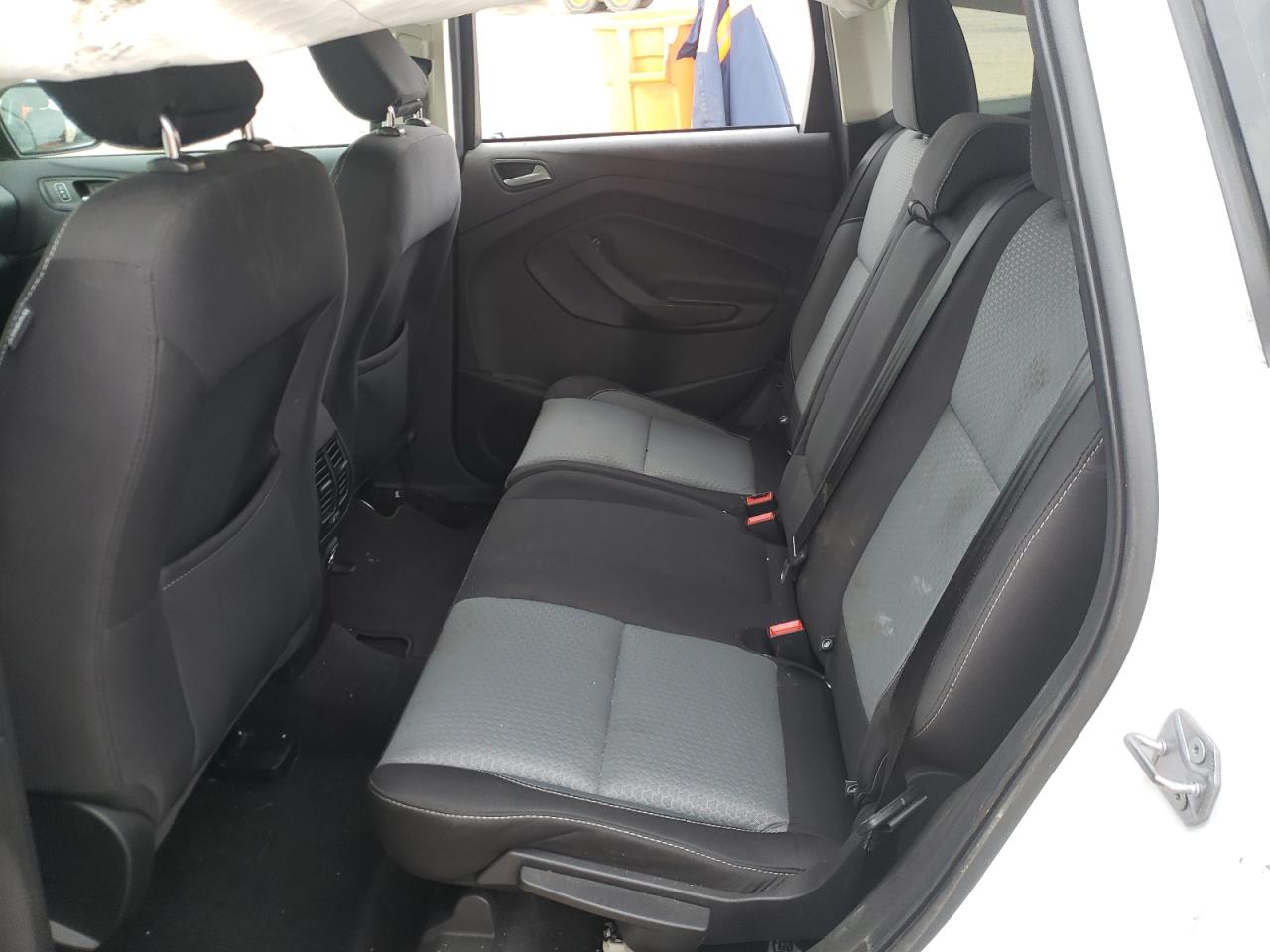 Photo 6 from auction – 2019 FORD ESCAPE SE with VIN 1FMCU9GD9KUA34833