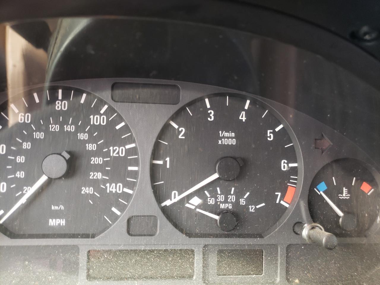 Photo 8 from auction – 2003 BMW 325 I with VIN WBAET37403NJ35765