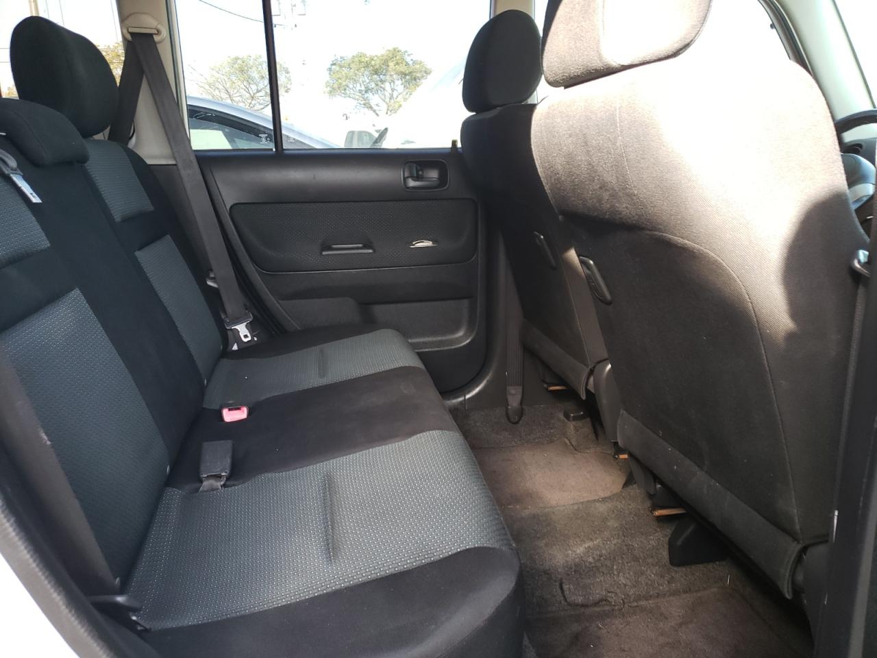 Photo 6 from auction – 2006 SCION XB with VIN JTLKT324064082349
