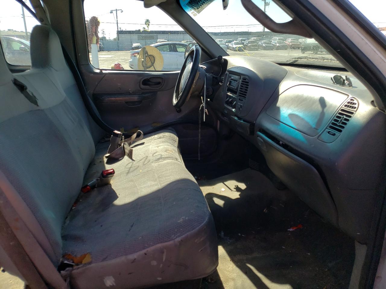Photo 5 from auction – 1999 FORD F150 with VIN 1FTRX17W0XKB21161