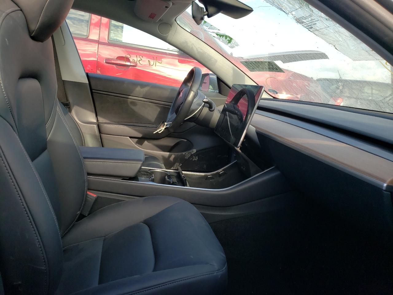 Photo 5 from auction – 2018 TESLA MODEL 3 with VIN 5YJ3E1EBXJF114024