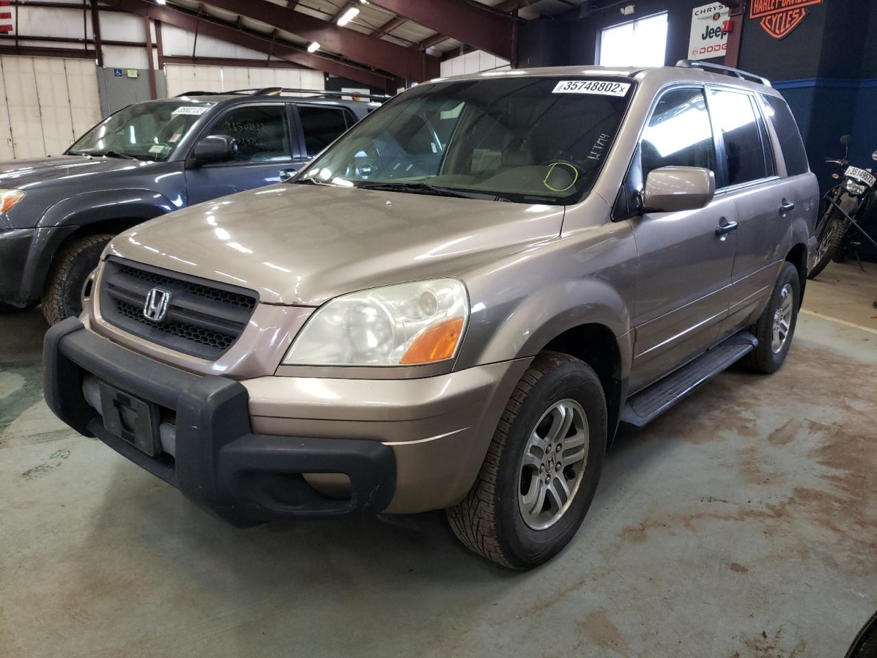 Photo 2 from auction – 2003 HONDA PILOT EXL with VIN 2HKYF186X3H619924