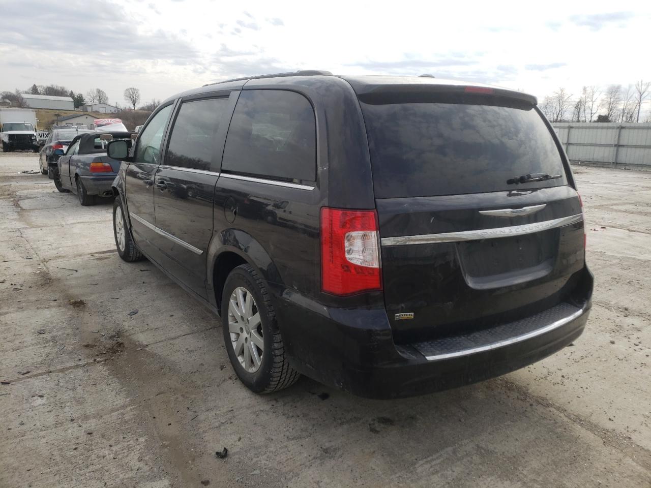 Photo 3 from auction – 2016 CHRYSLER TOWN & COU with VIN 2C4RC1BG8GR295802