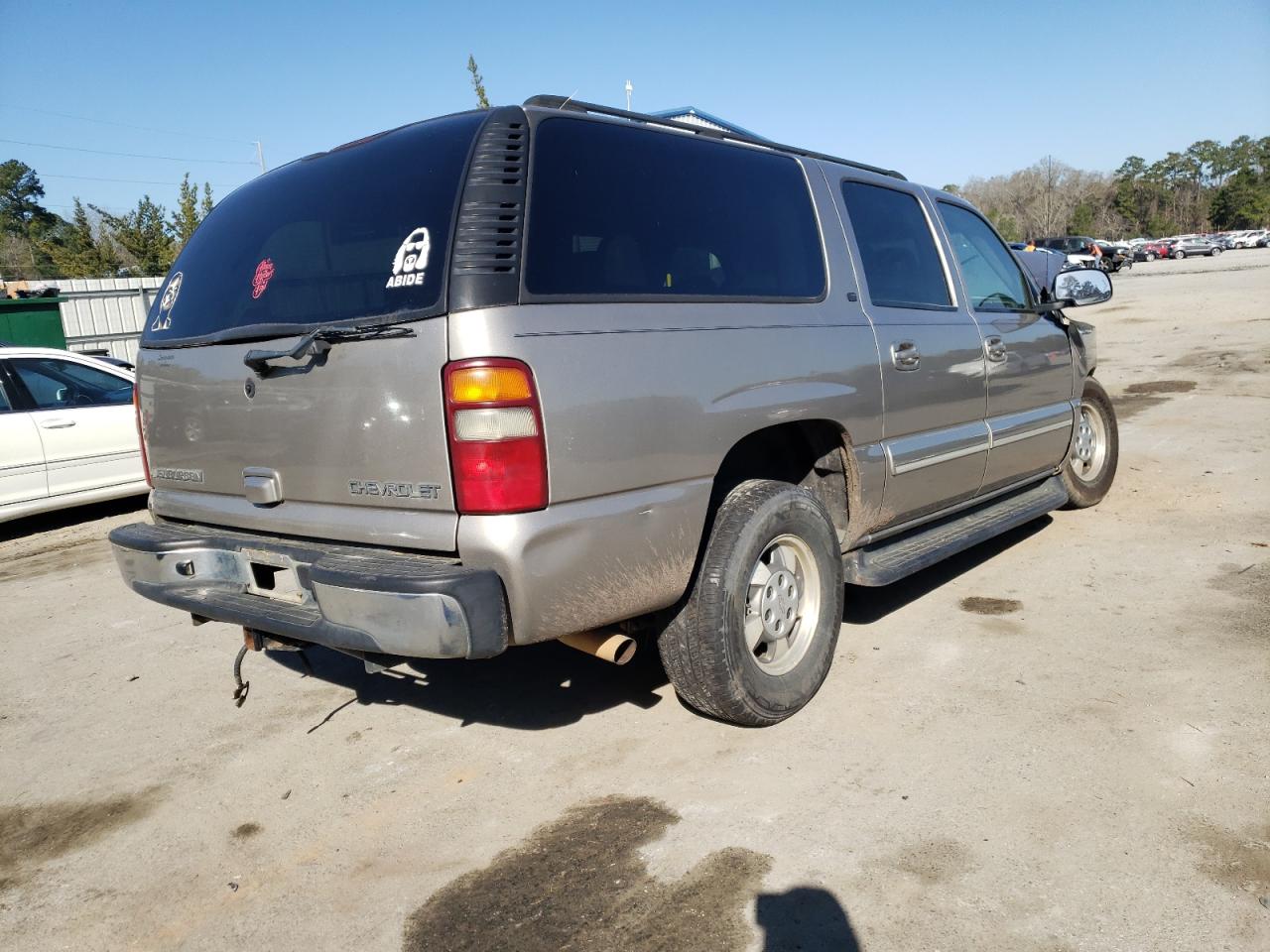 Photo 4 from auction – 2003 CHEVROLET SUBURBAN C with VIN 1GNEC16Z23J184145