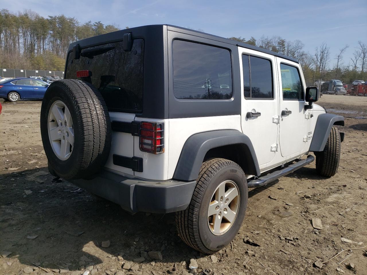 Photo 4 from auction – 2015 JEEP WRANGLER U with VIN 1C4BJWDG8FL762192