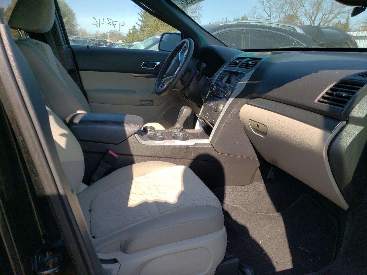 Photo 5 from auction – 2011 FORD EXPLORER with VIN 1FMHK8B85BGA34360
