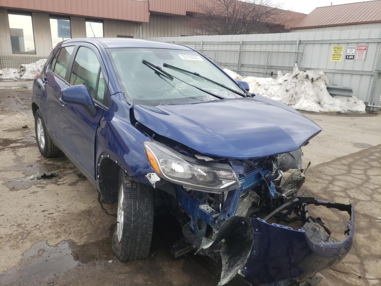 CHEVROLET TRAX LS 2017 with VIN 3GNCJNSB8HL166102 - Photo from auction