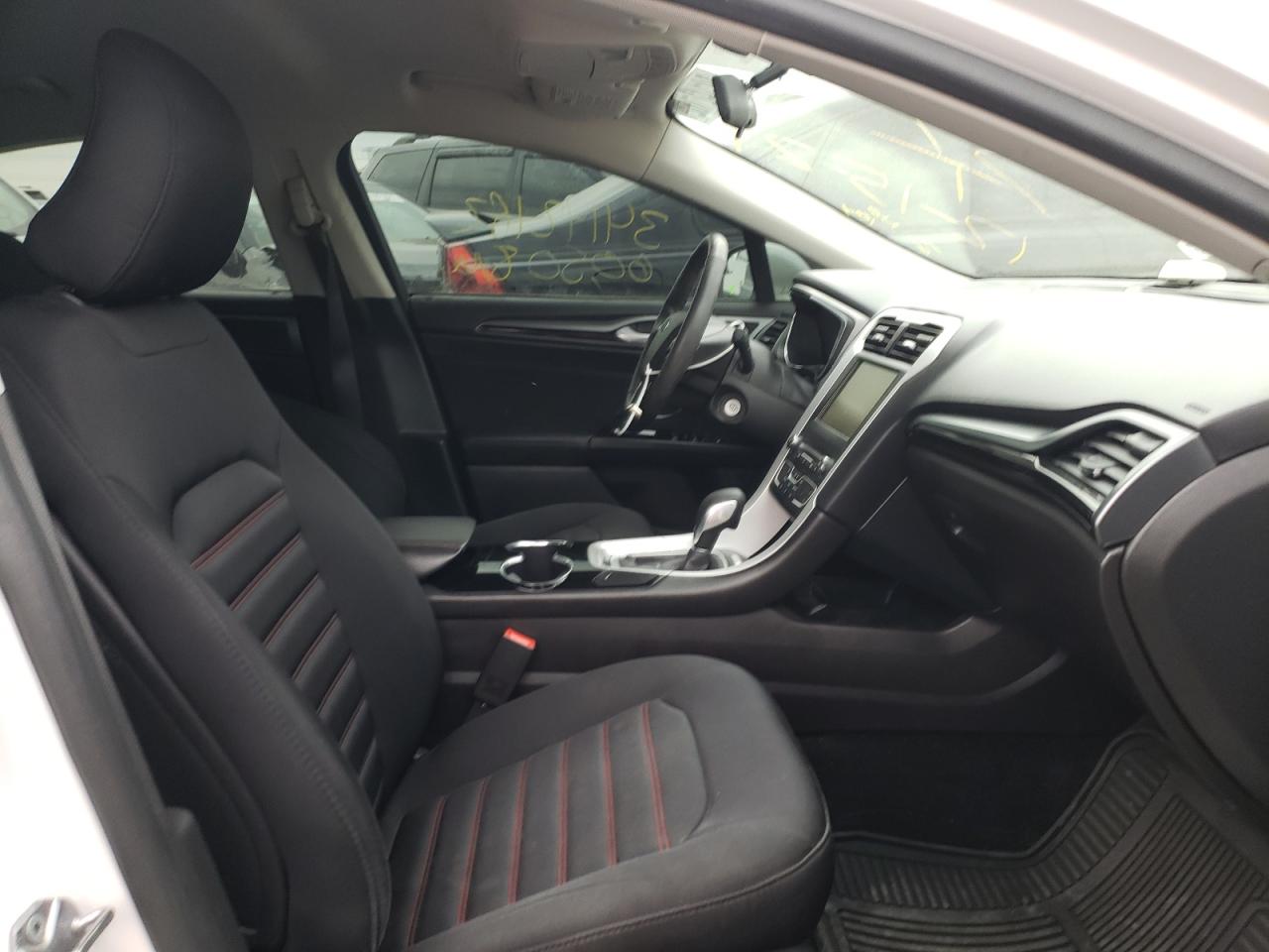 Photo 5 from auction – 2016 FORD FUSION SE with VIN 3FA6P0H73GR153592