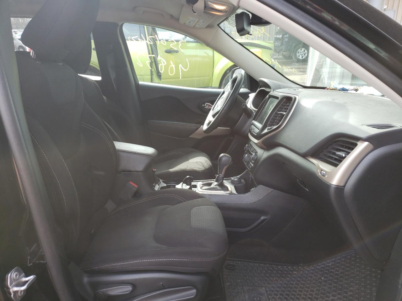 Zdjęcie 5 z aukcji – 2017 JEEP CHEROKEE L z VIN 1C4PJMCS2HW666771