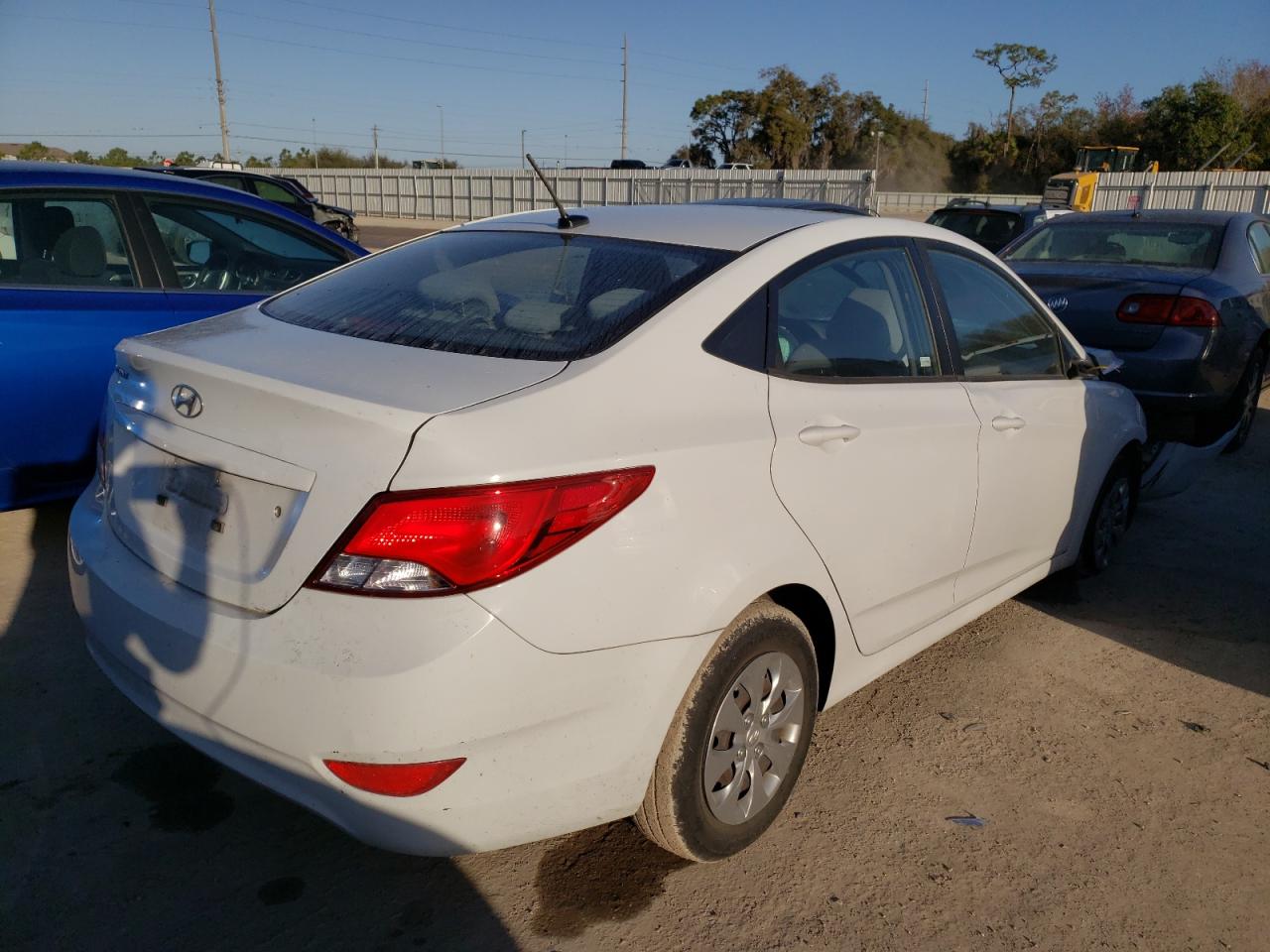 Photo 4 from auction – 2017 HYUNDAI ACCENT SE with VIN KMHCT4AE5HU374884