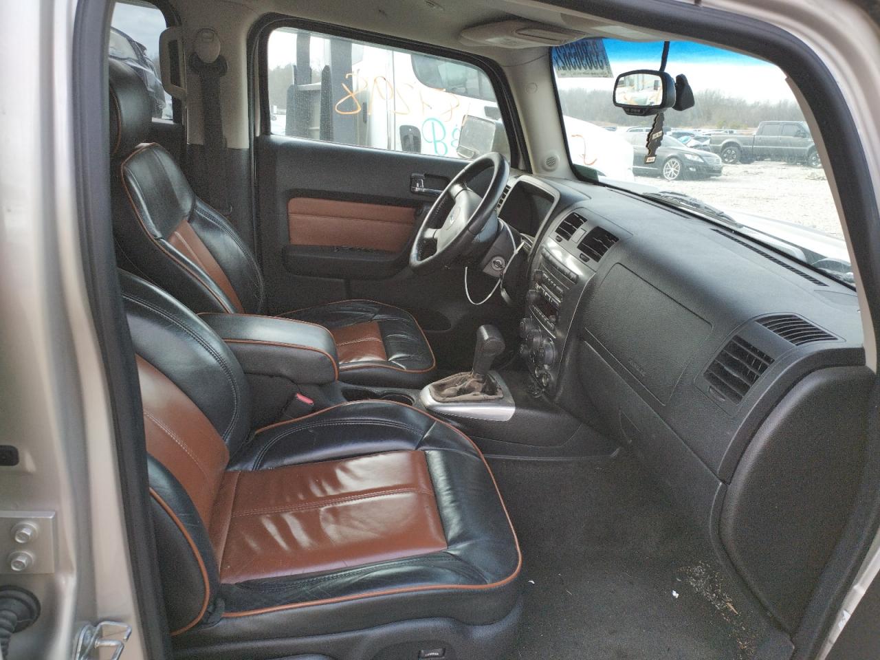Photo 5 from auction – 2006 HUMMER H3 with VIN 5GTDN136168197899