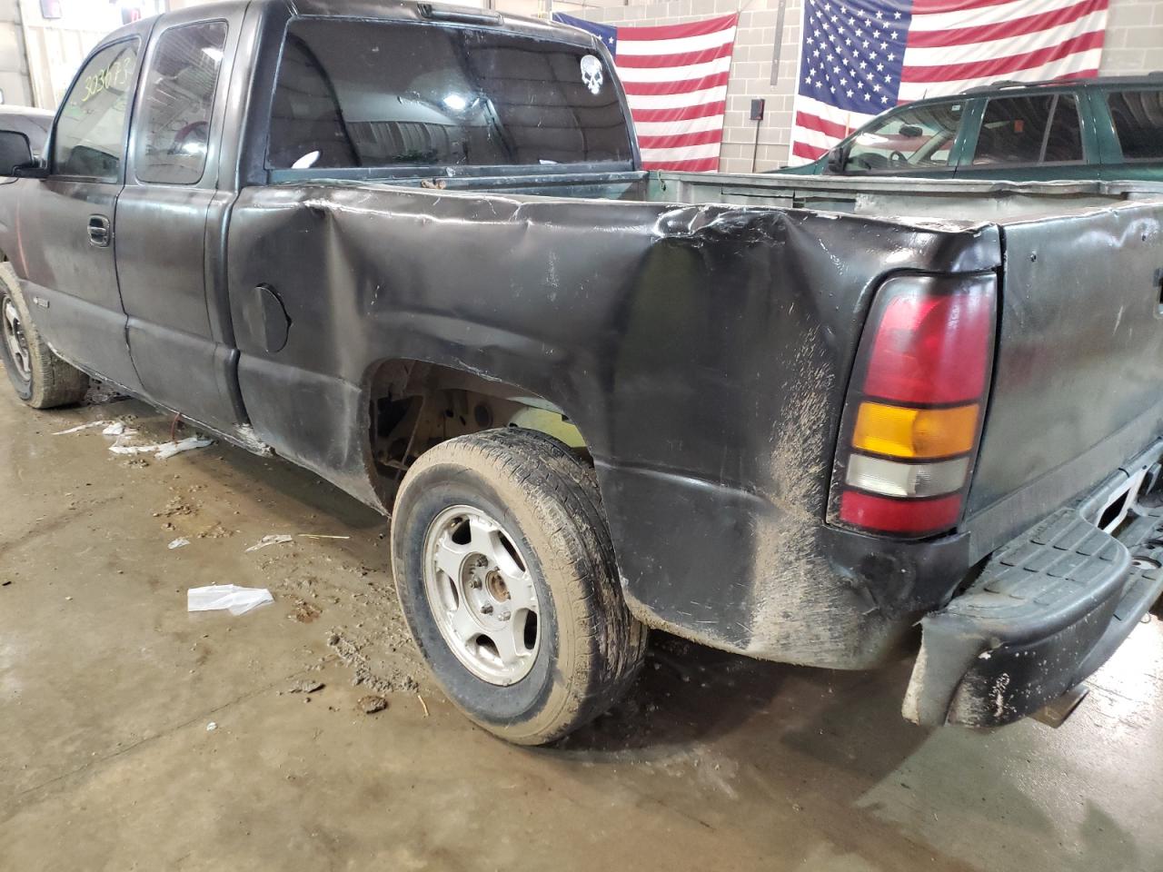 Photo 9 from auction – 2002 CHEVROLET SILVERADO with VIN 2GCEC19V221230745