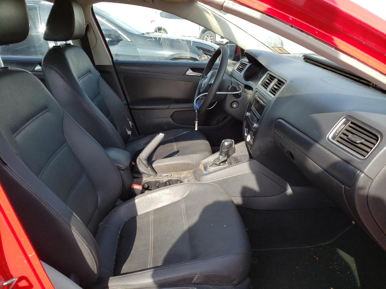 Photo 5 from auction – 2012 VOLKSWAGEN JETTA SE with VIN 3VWDP7AJ7CM332044