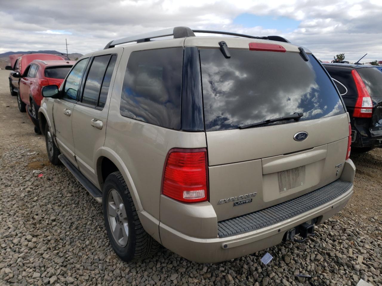 Photo 3 from auction – 2005 FORD EXPLORER L with VIN 1FMDU75W25ZA02570