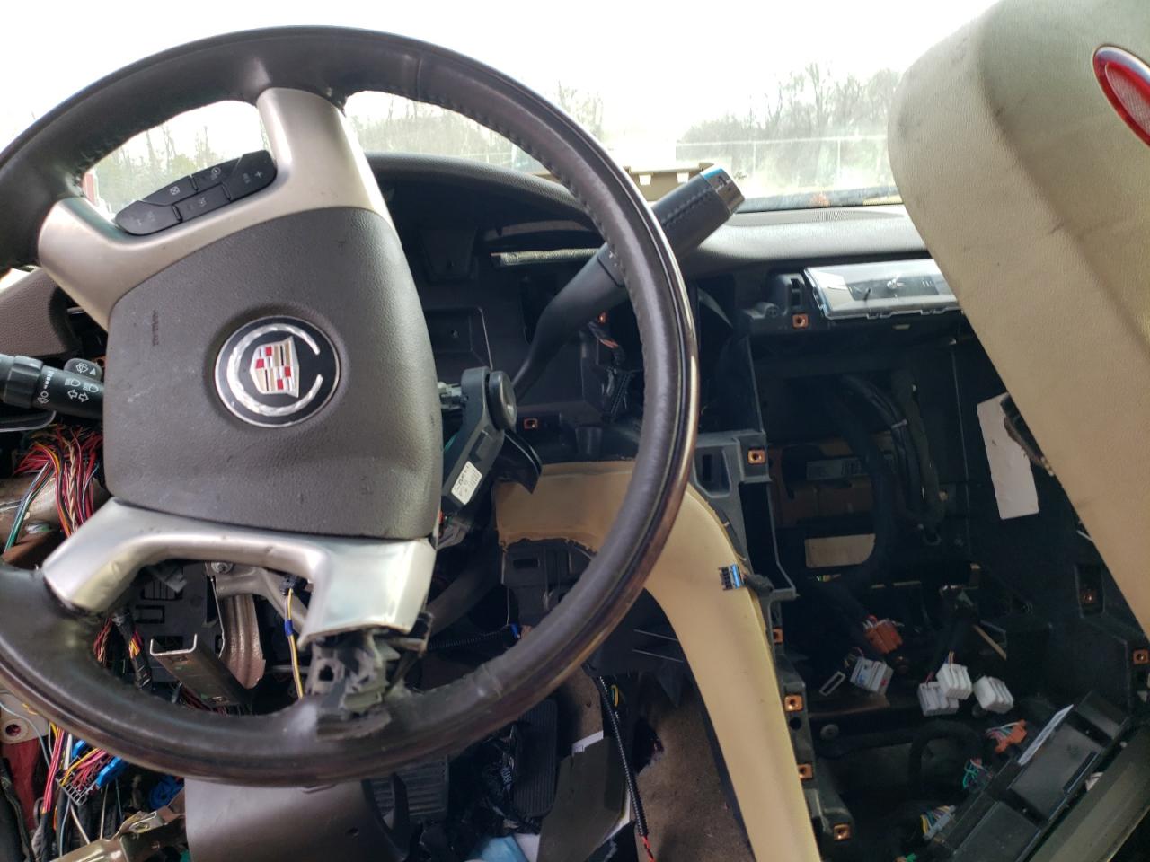 Photo 9 from auction – 2010 CADILLAC ESCALADE L with VIN 1GYUKBEF5AR155803