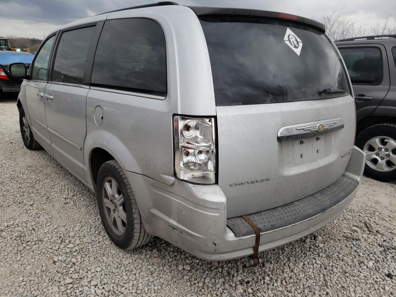 Photo 3 from auction – 2010 CHRYSLER TOWN & COU with VIN 2A4RR5D16AR491818