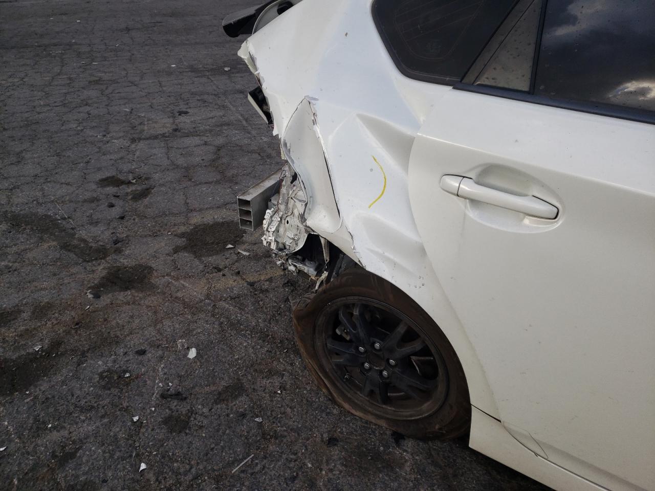 Photo 9 from auction – 2014 TOYOTA PRIUS with VIN JTDKN3DU2E1749215