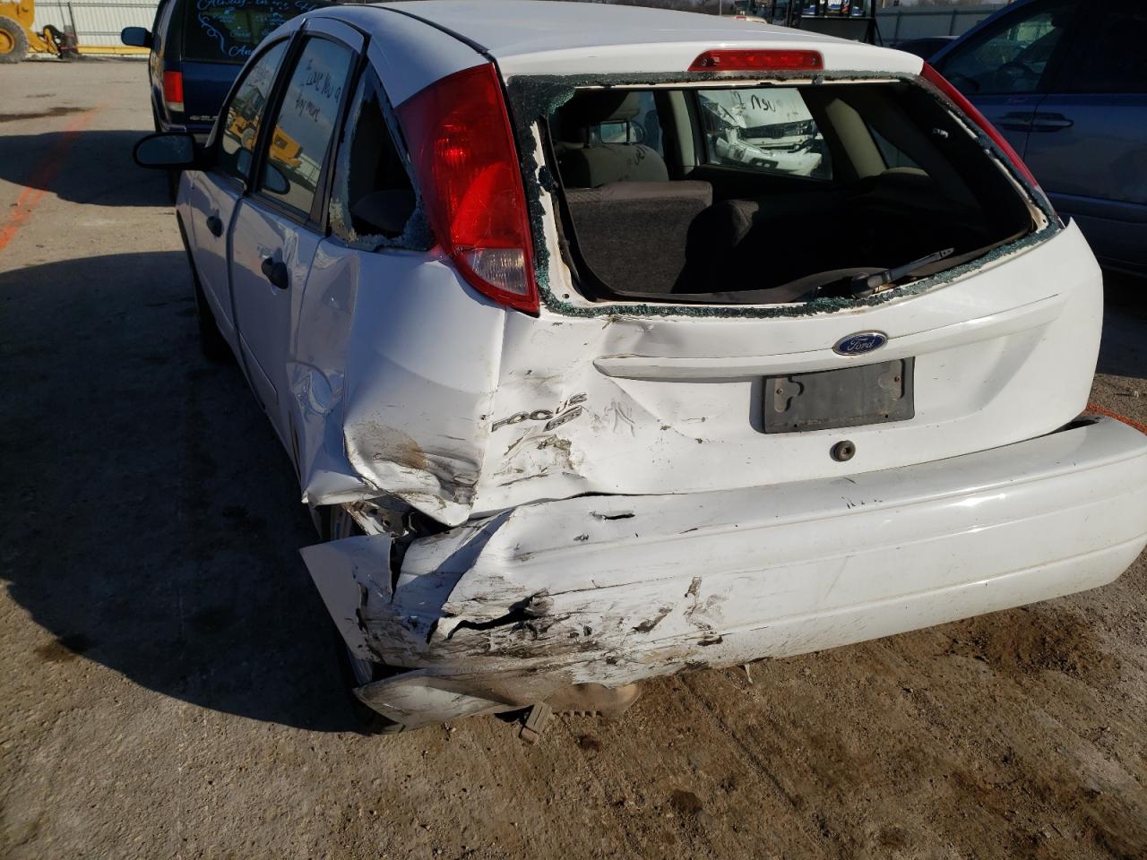 Photo 9 from auction – 2007 FORD FOCUS ZX5 with VIN 1FAFP37N07W119690